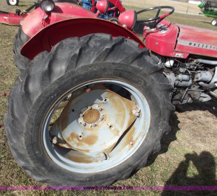 image for item D3581 Massey-Ferguson 1308SNMY tractor