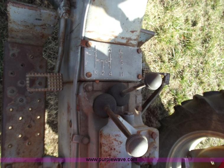 image for item D3581 Massey-Ferguson 1308SNMY tractor