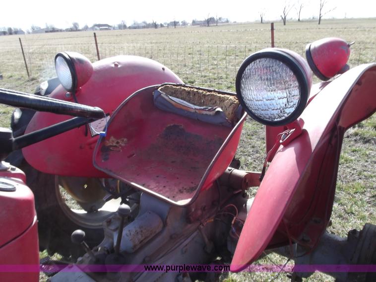 image for item D3581 Massey-Ferguson 1308SNMY tractor