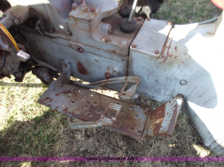 image for item D3581 Massey-Ferguson 1308SNMY tractor