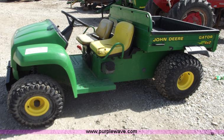image for item D3583 2001 John Deere 4x2 Gator