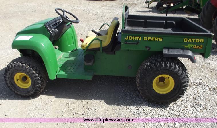 image for item D3583 2001 John Deere 4x2 Gator