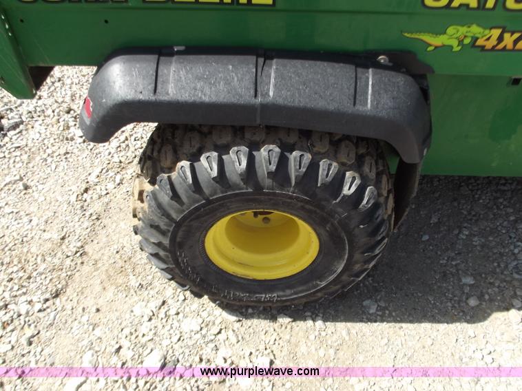 image for item D3583 2001 John Deere 4x2 Gator