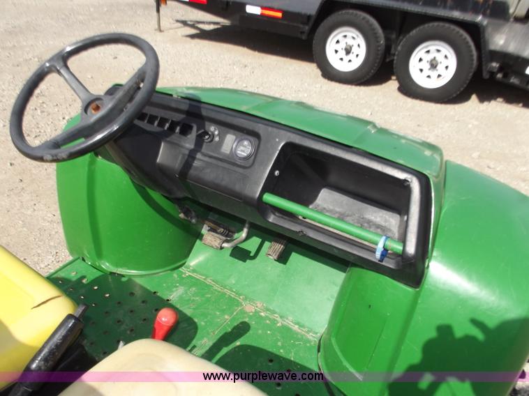 image for item D3583 2001 John Deere 4x2 Gator
