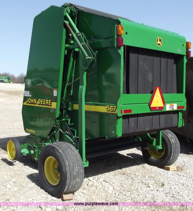 image for item D3585 John Deere 567 round baler