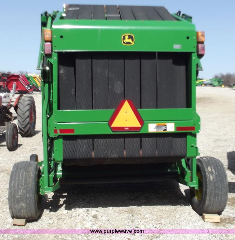 image for item D3585 John Deere 567 round baler