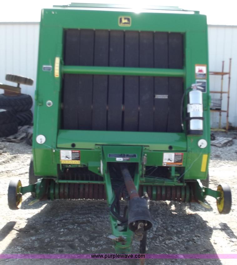 image for item D3585 John Deere 567 round baler