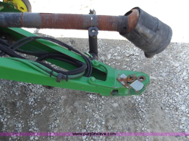 image for item D3585 John Deere 567 round baler