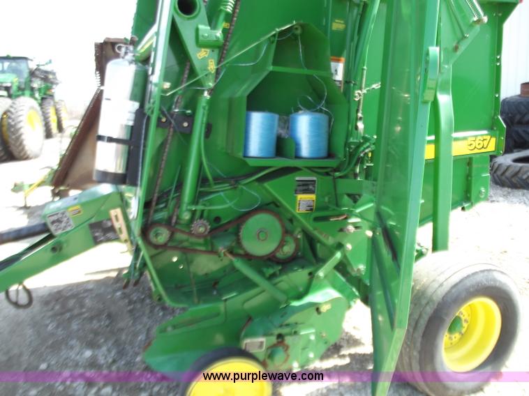 image for item D3585 John Deere 567 round baler
