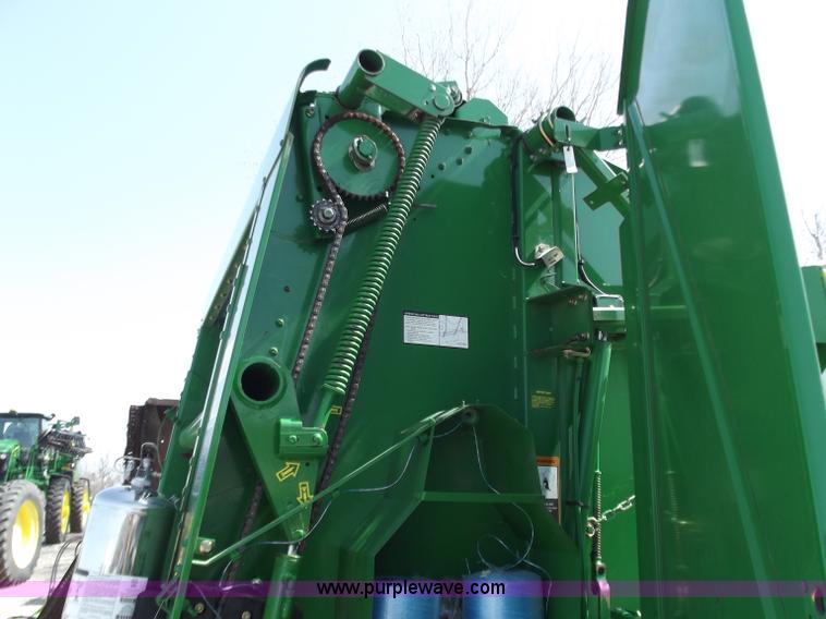 image for item D3585 John Deere 567 round baler