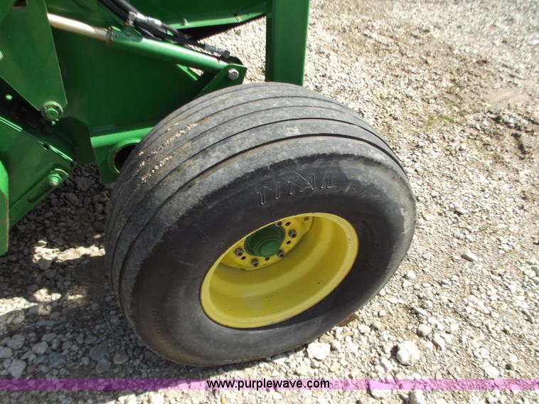 image for item D3585 John Deere 567 round baler