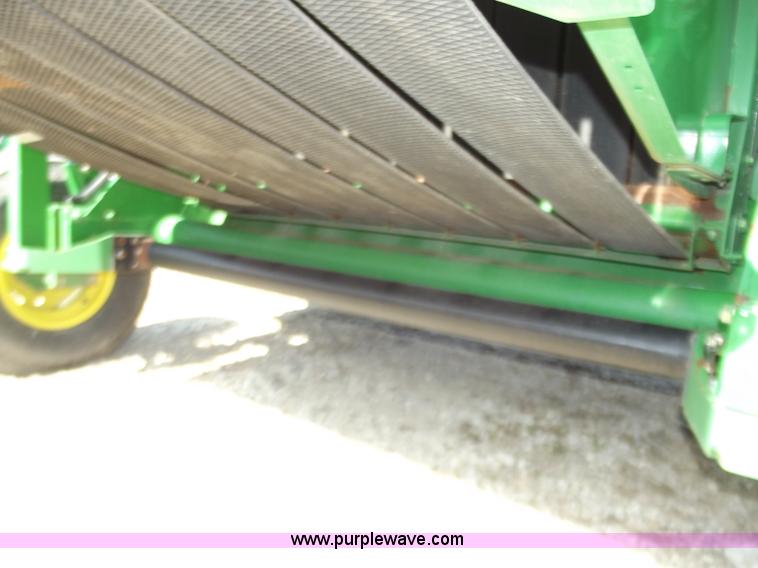 image for item D3585 John Deere 567 round baler