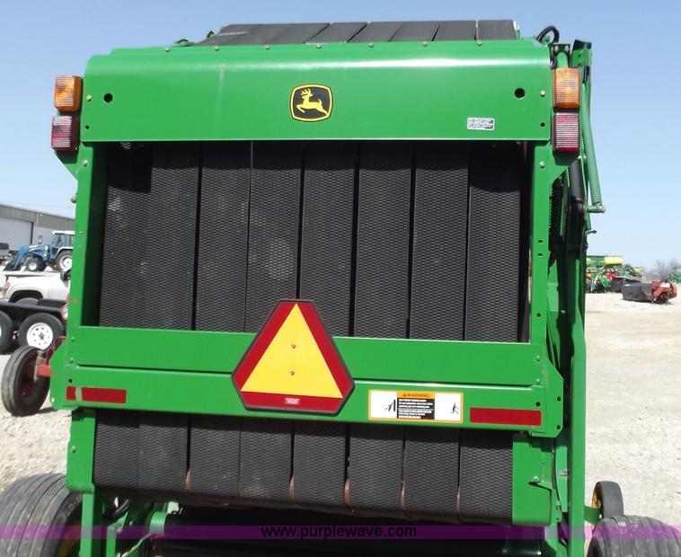 image for item D3585 John Deere 567 round baler