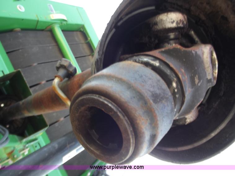 image for item D3585 John Deere 567 round baler