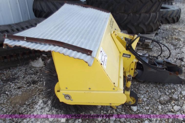 image for item D3587 John Deere 26 Broom 5' broom