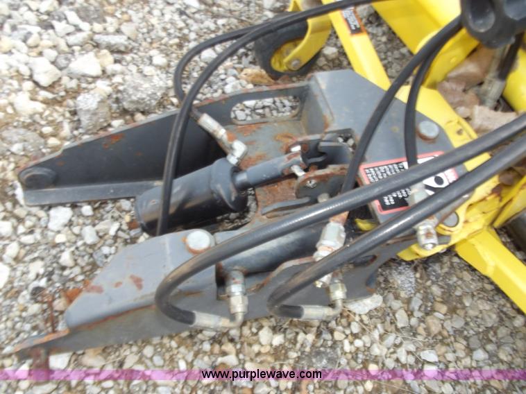 image for item D3587 John Deere 26 Broom 5' broom