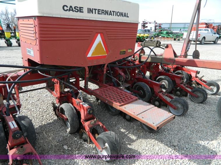 image for item D8886 Case IH 900 Cyclo Air 8 row planter