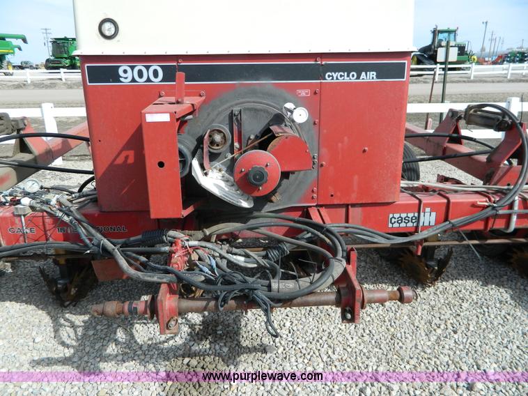 image for item D8886 Case IH 900 Cyclo Air 8 row planter