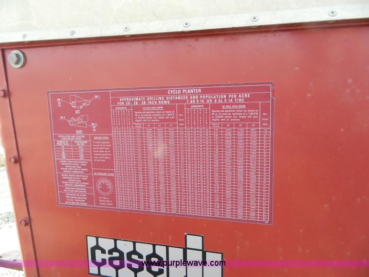 image for item D8886 Case IH 900 Cyclo Air 8 row planter