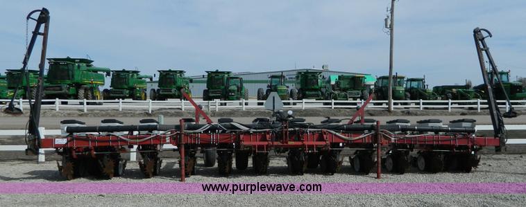 image for item D8887 AGCO White 6700 12 row planter