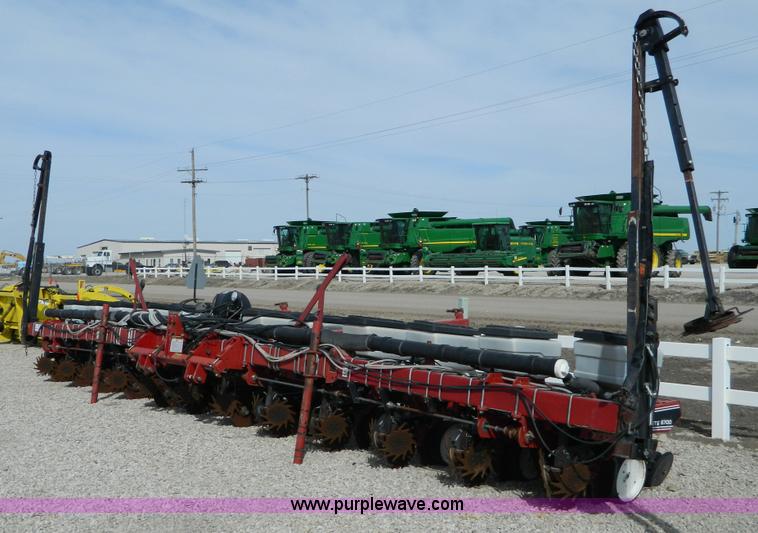 image for item D8887 AGCO White 6700 12 row planter