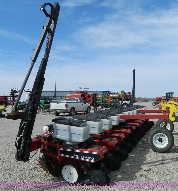 image for item D8887 AGCO White 6700 12 row planter