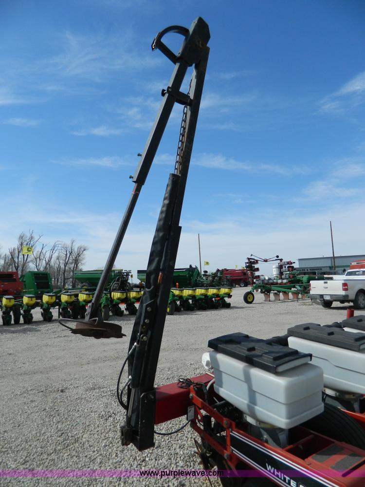 image for item D8887 AGCO White 6700 12 row planter