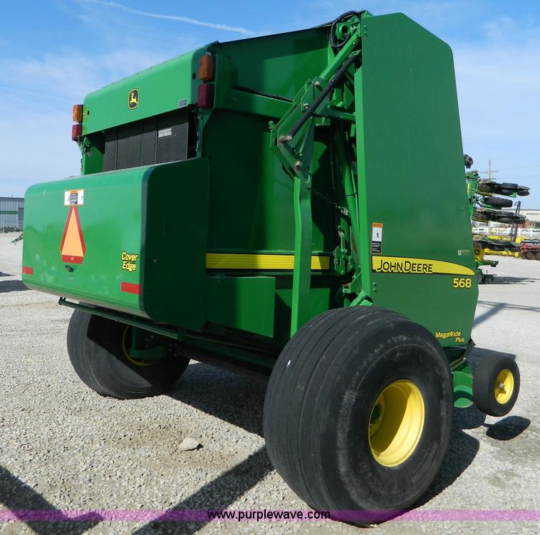 image for item D8888 John Deere 568 round baler