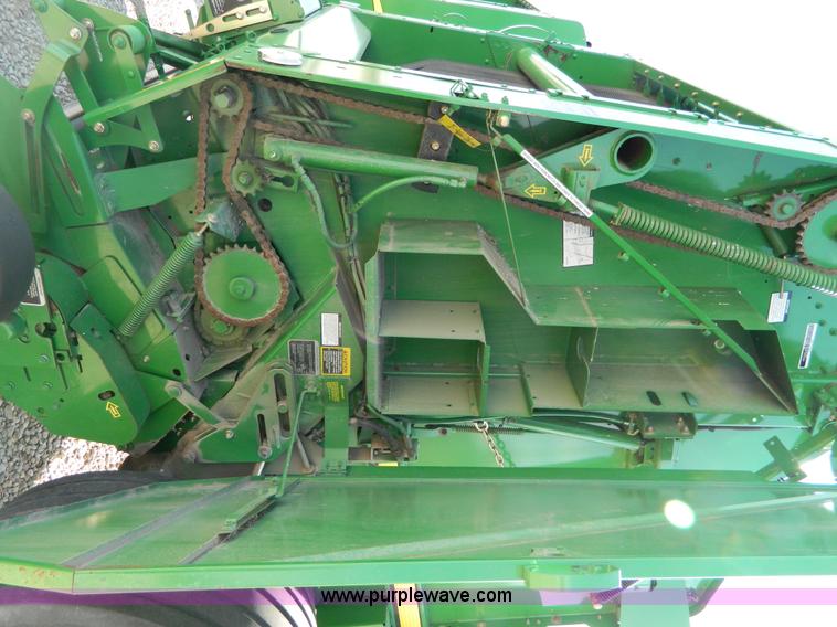 image for item D8888 John Deere 568 round baler