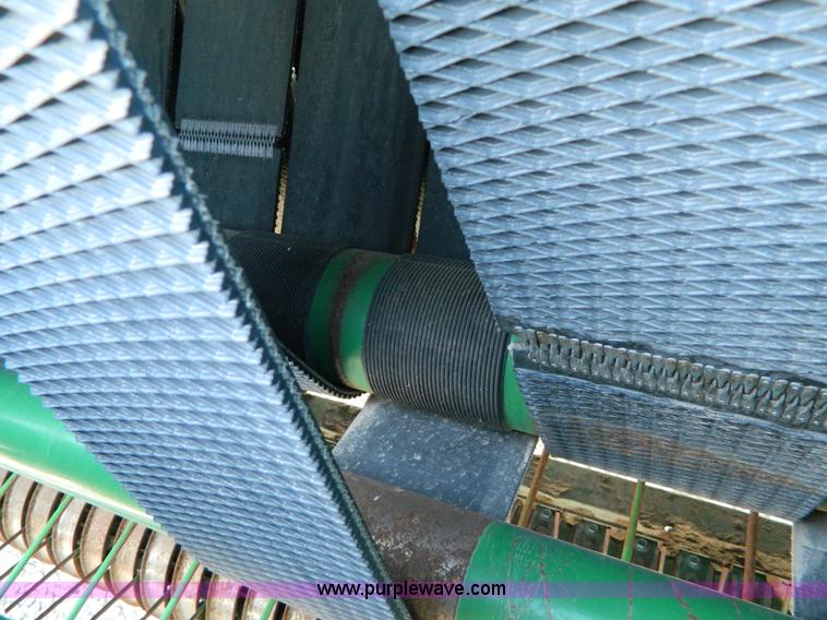 image for item D8888 John Deere 568 round baler