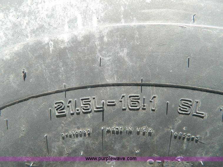 image for item D8888 John Deere 568 round baler