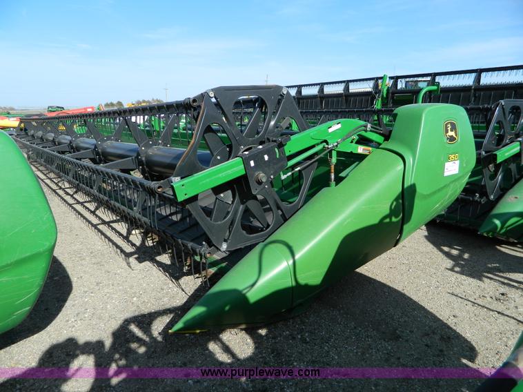 image for item D8889 2009 John Deere 635D draper header