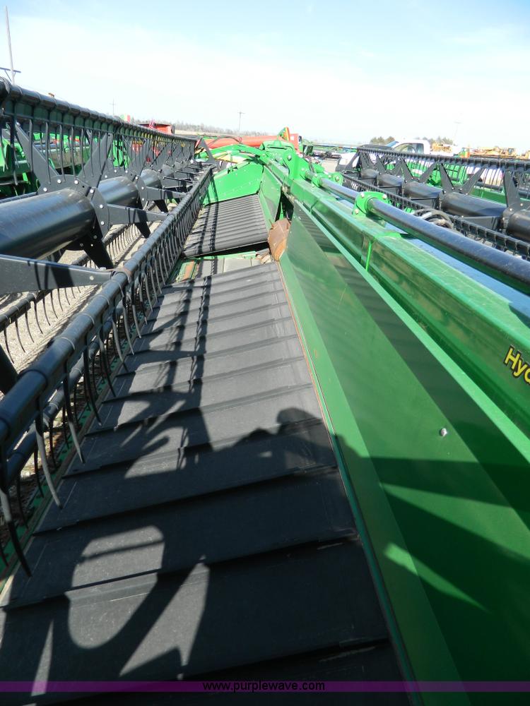 image for item D8889 2009 John Deere 635D draper header