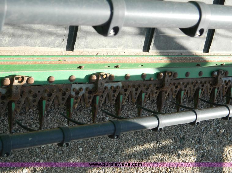 image for item D8889 2009 John Deere 635D draper header