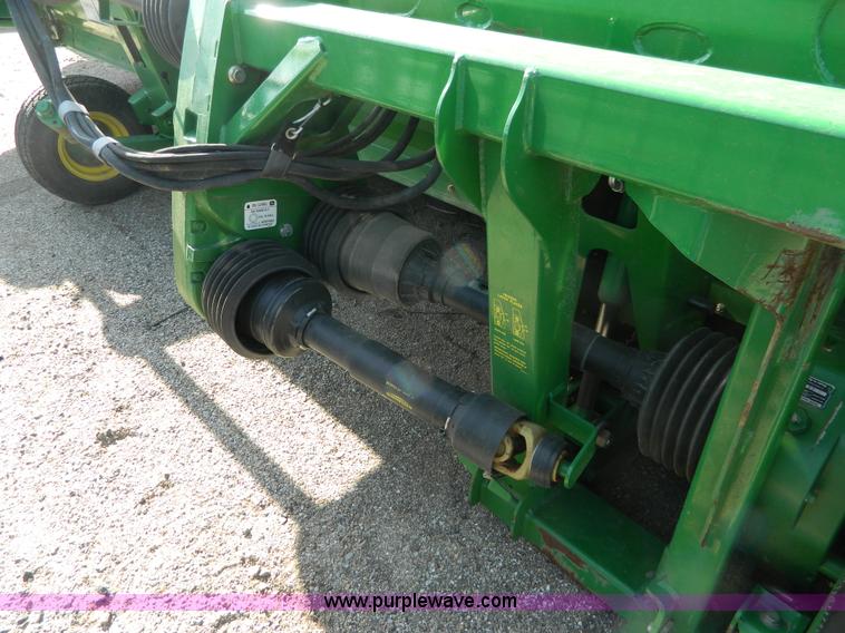 image for item D8889 2009 John Deere 635D draper header