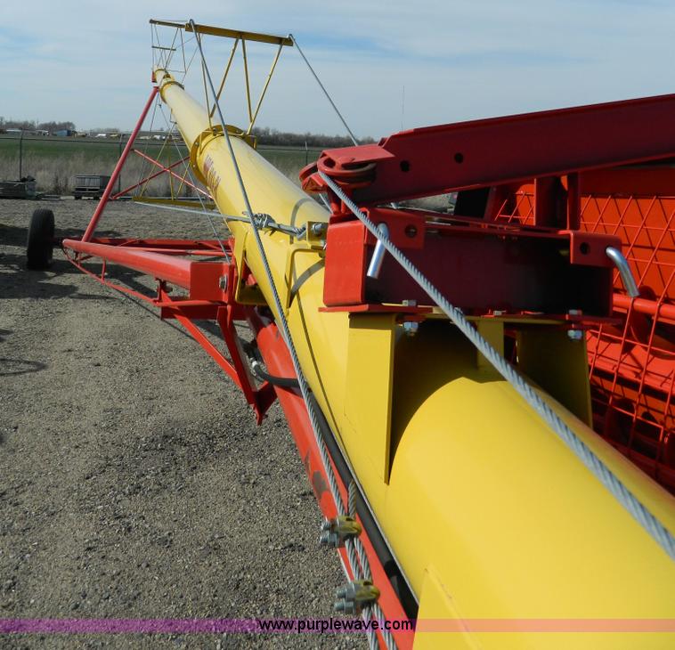 image for item D8890 Westfield MK-100-81 grain auger