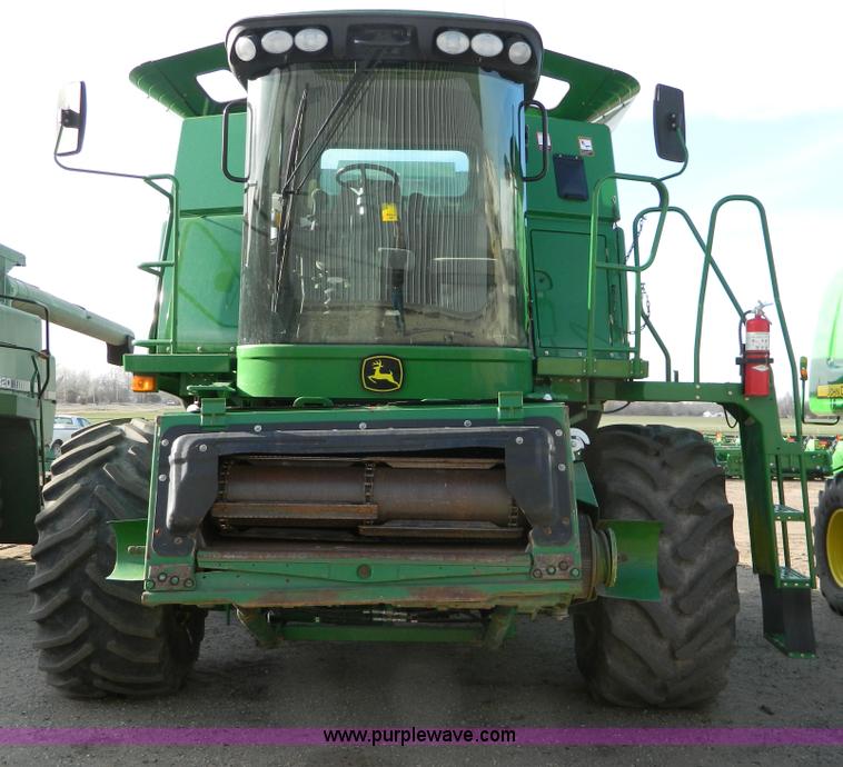 image for item D8891 2008 John Deere 9770 STS combine
