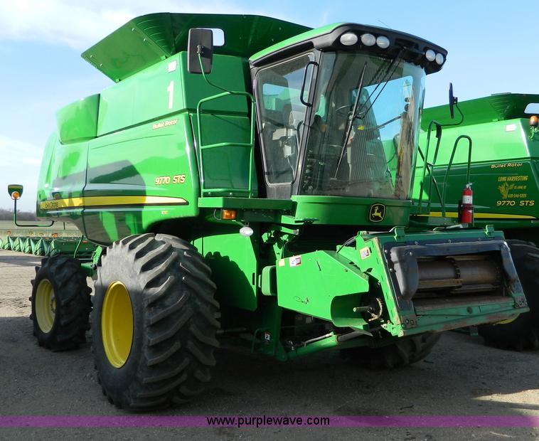 image for item D8891 2008 John Deere 9770 STS combine