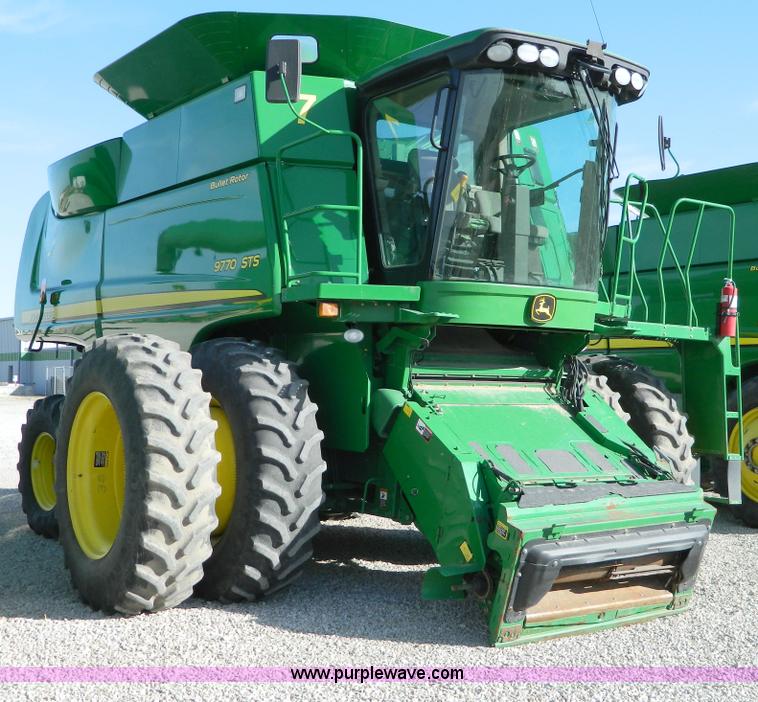 image for item D8892 2008 John Deere 9770 STS combine
