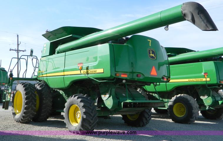 image for item D8892 2008 John Deere 9770 STS combine