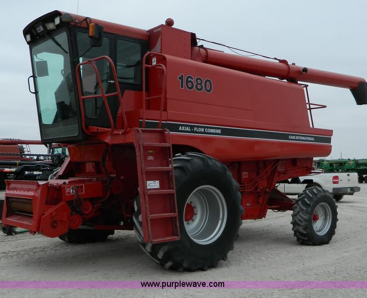 image for item D8893 1988 Case IH 1680 combine