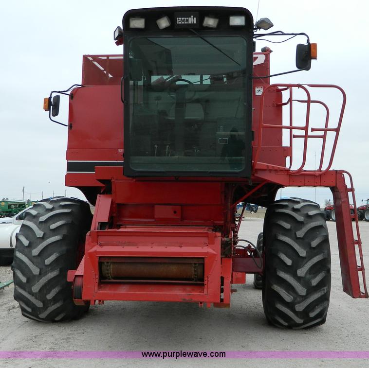 image for item D8893 1988 Case IH 1680 combine