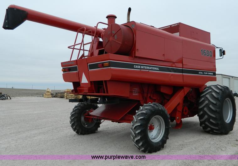 image for item D8893 1988 Case IH 1680 combine
