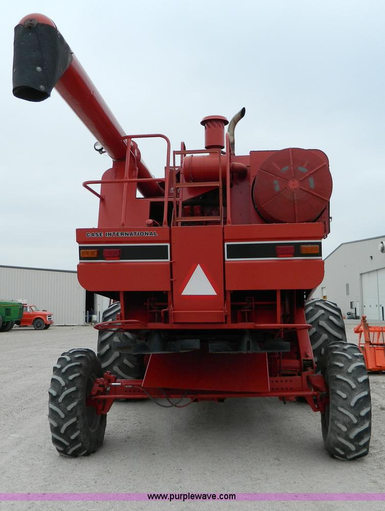 image for item D8893 1988 Case IH 1680 combine