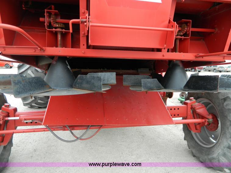 image for item D8893 1988 Case IH 1680 combine