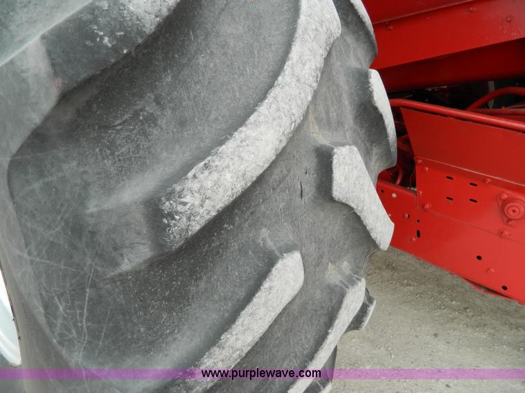 image for item D8893 1988 Case IH 1680 combine