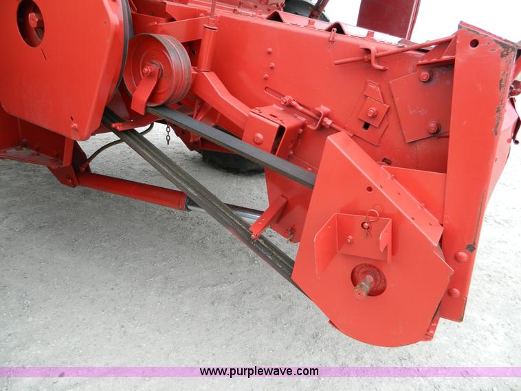 image for item D8893 1988 Case IH 1680 combine