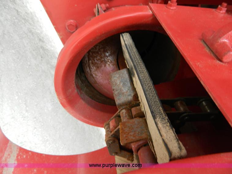 image for item D8893 1988 Case IH 1680 combine