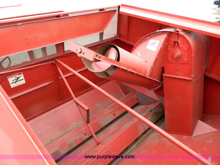 image for item D8893 1988 Case IH 1680 combine