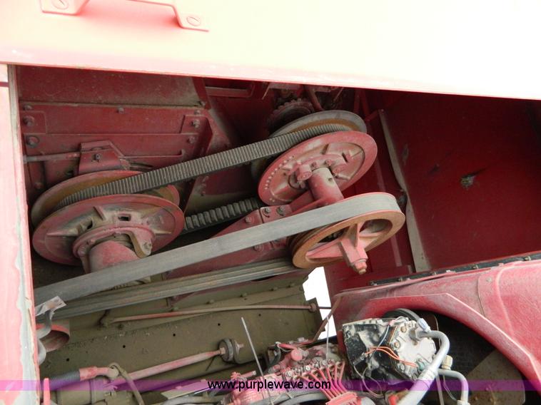 image for item D8893 1988 Case IH 1680 combine